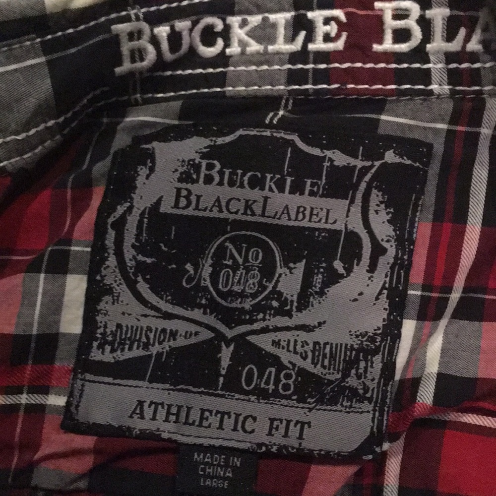 Buckle button down - Picture 3 of 3